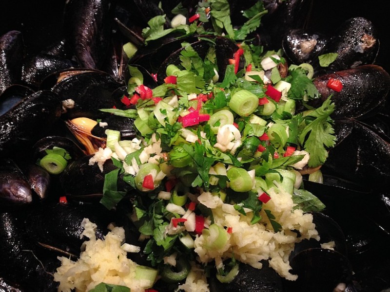 Thai mussels & herbs