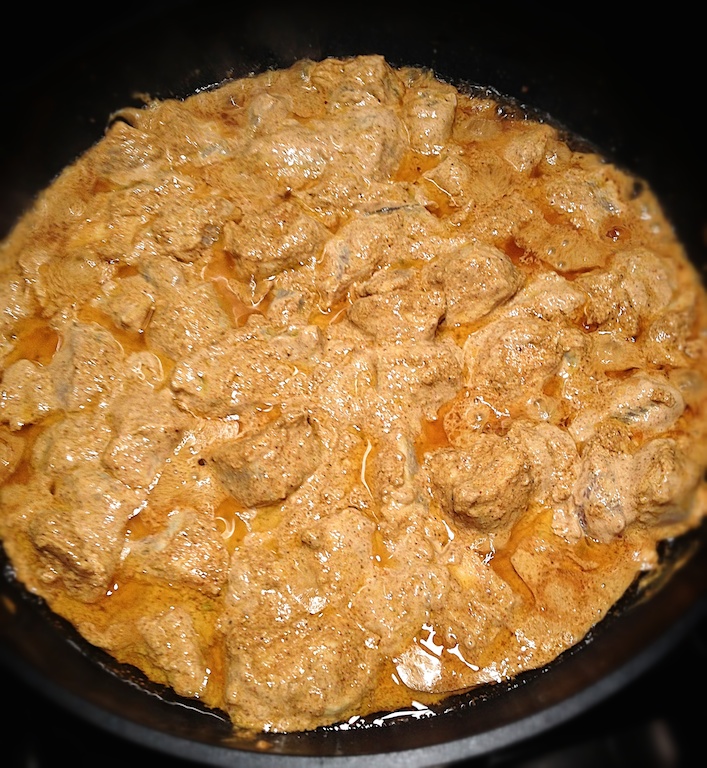 butterchicken in teh pan 2