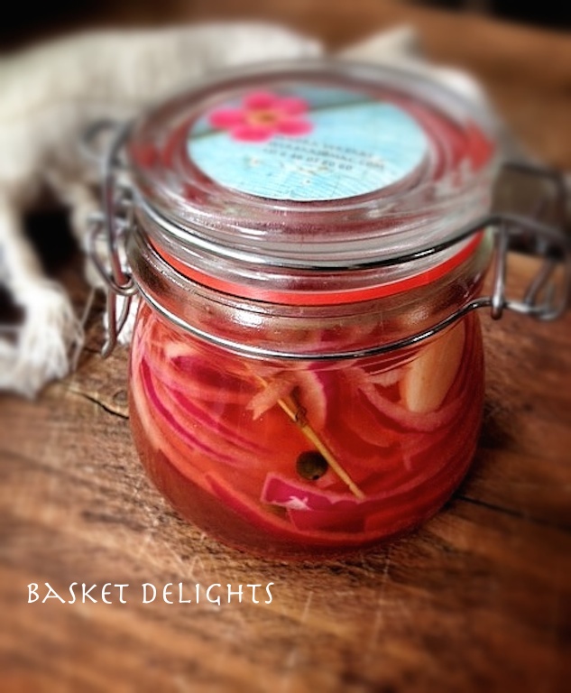 Pickled red onions present