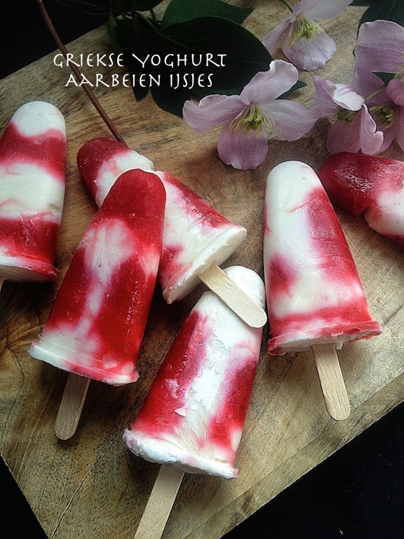 Popsicles Greek Yoghurt & Strawberries